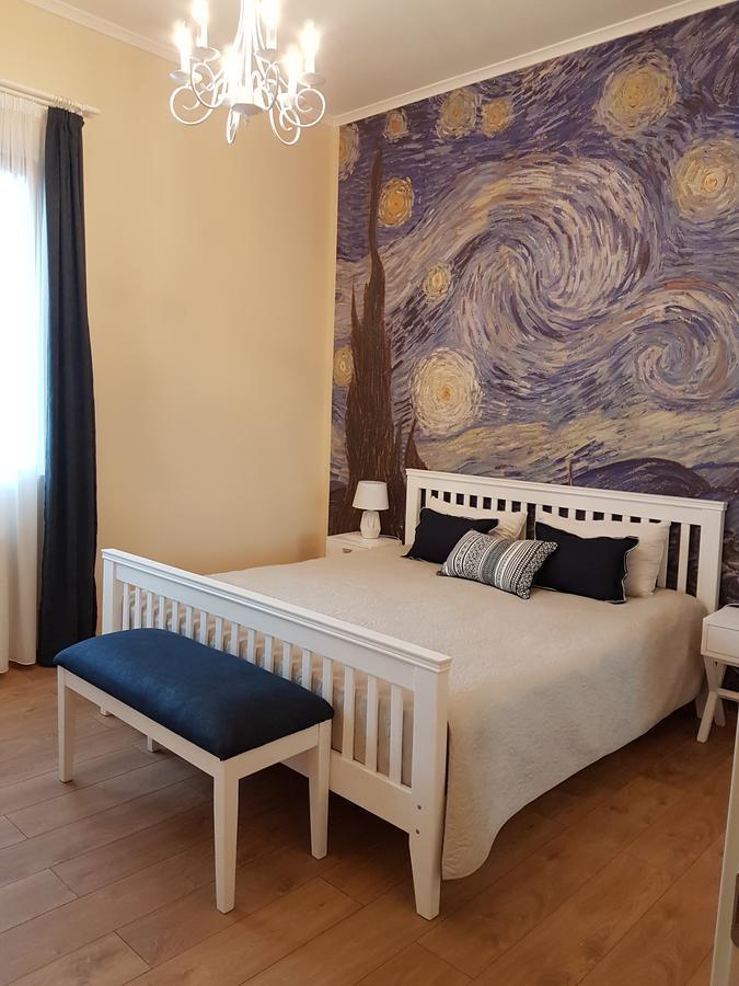 The Starry Night Apartment Batumi Bagian luar foto