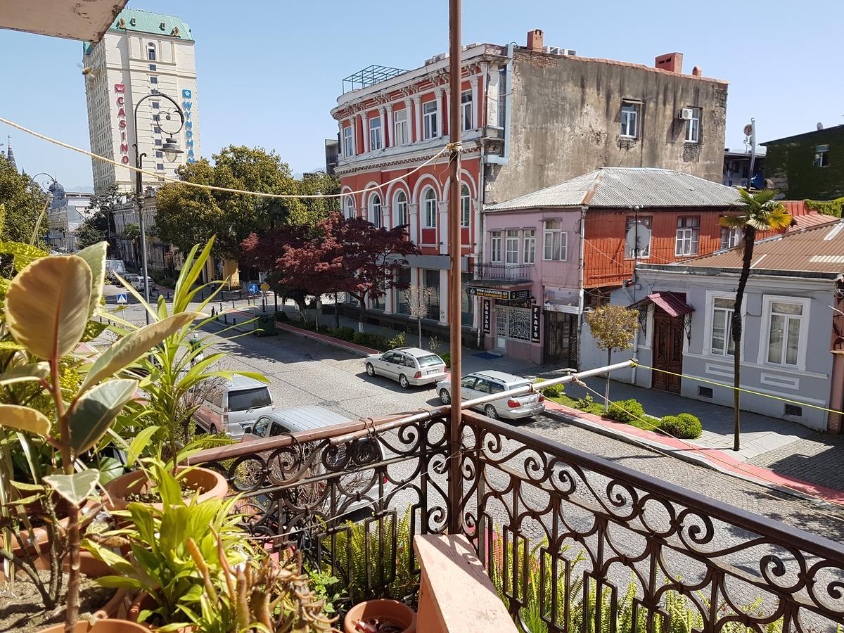 The Starry Night Apartment Batumi Bagian luar foto