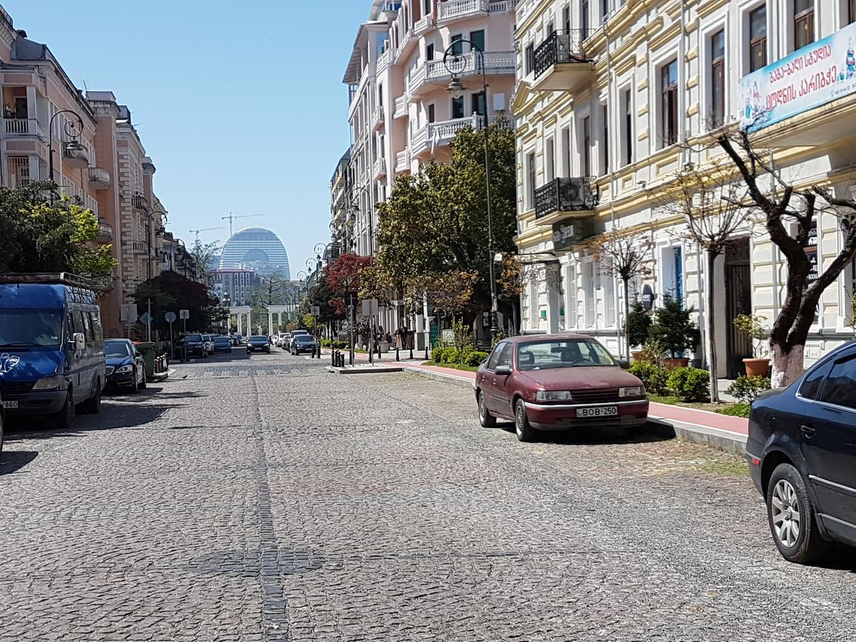 The Starry Night Apartment Batumi Bagian luar foto