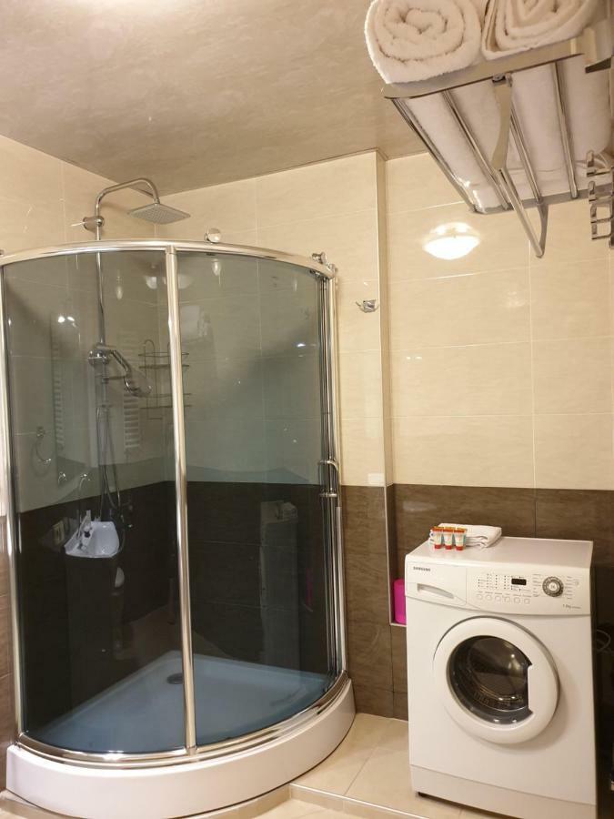 The Starry Night Apartment Batumi Bagian luar foto